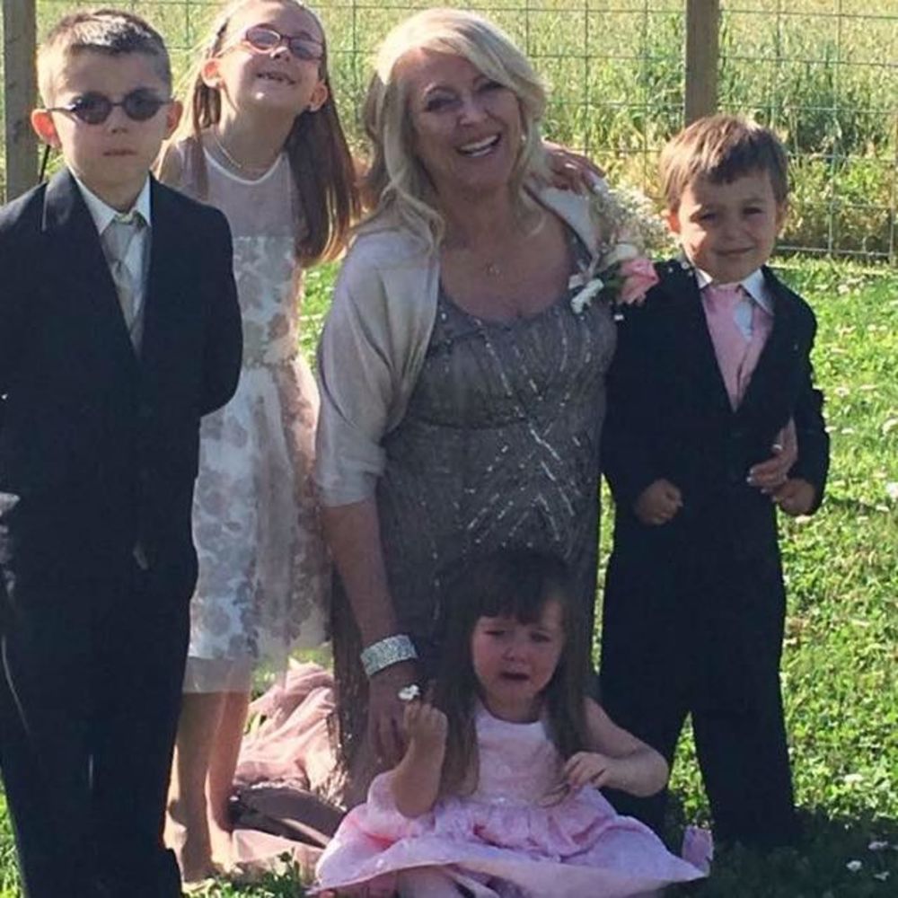 Meet your Posher, Debi